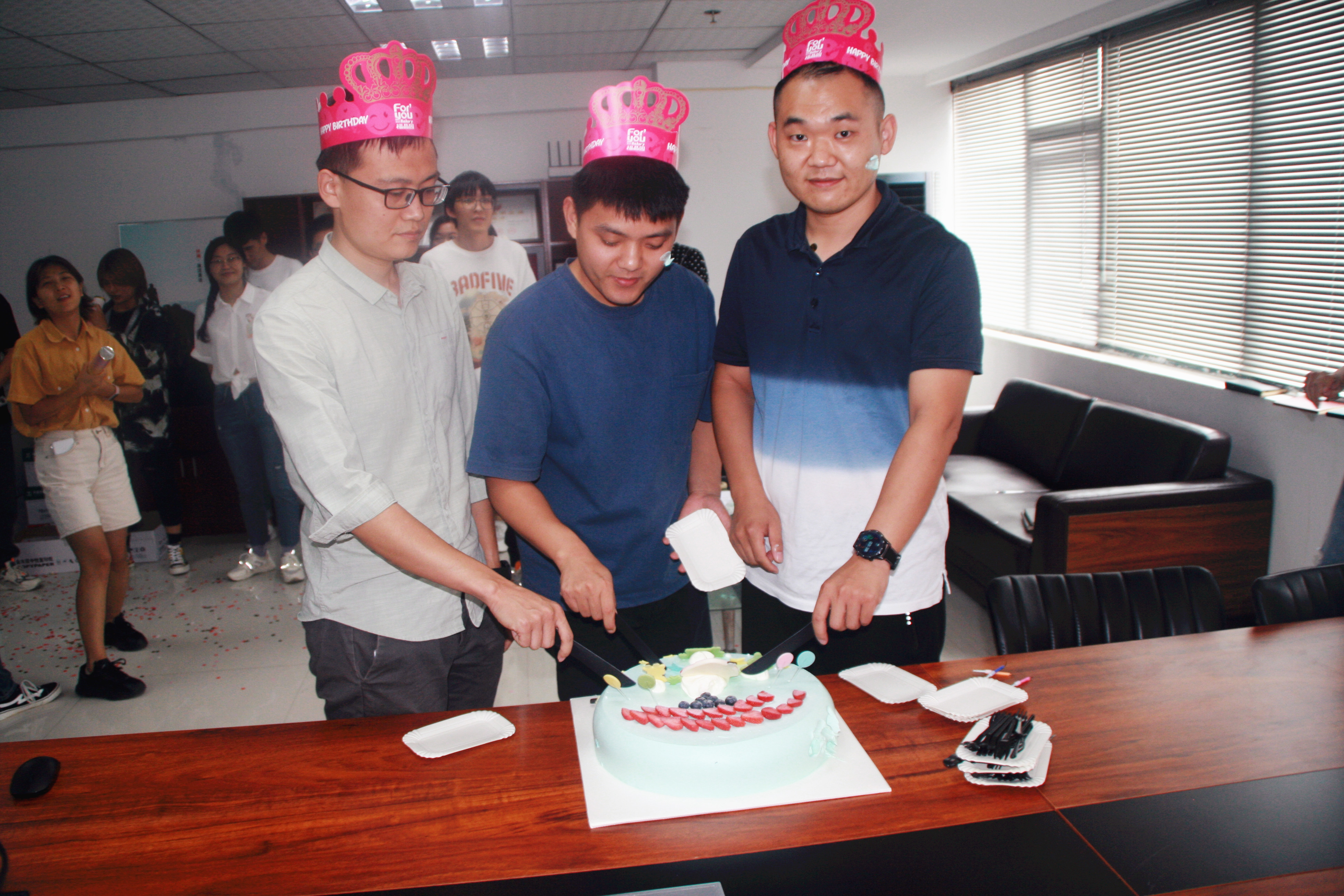 员工生日会